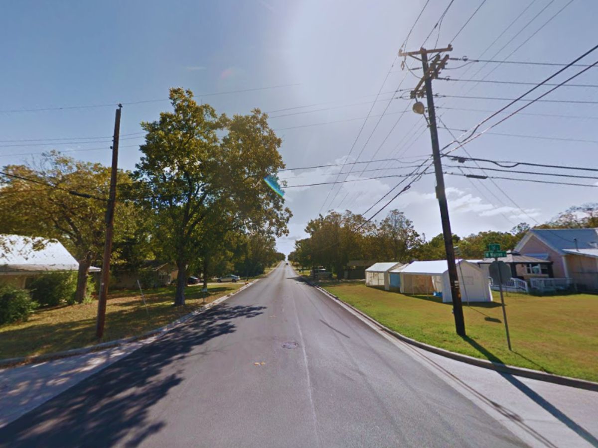 101 W Warren St, Hewitt, TX