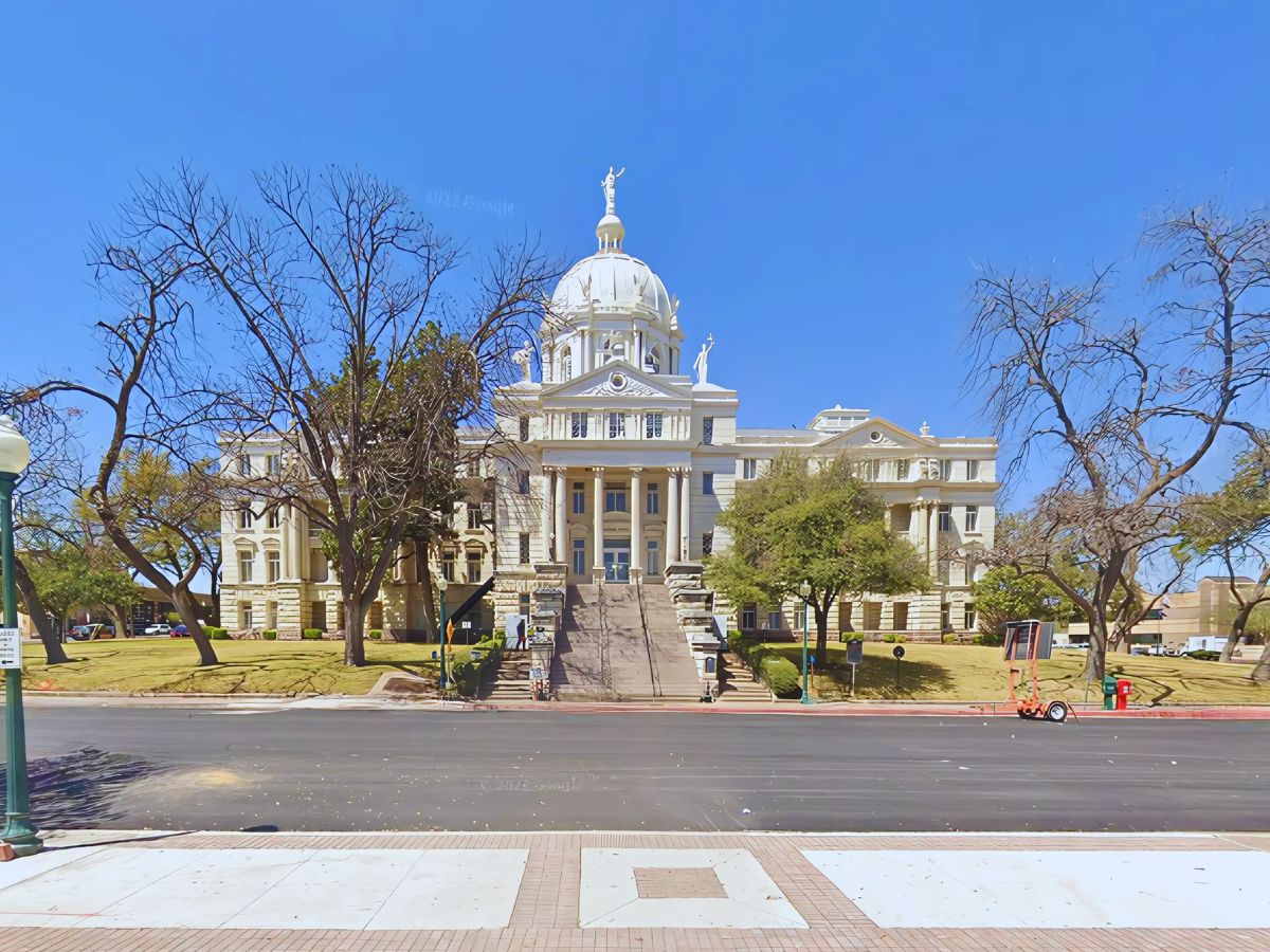 The McLennan County Courthouse, McLennan County, TX