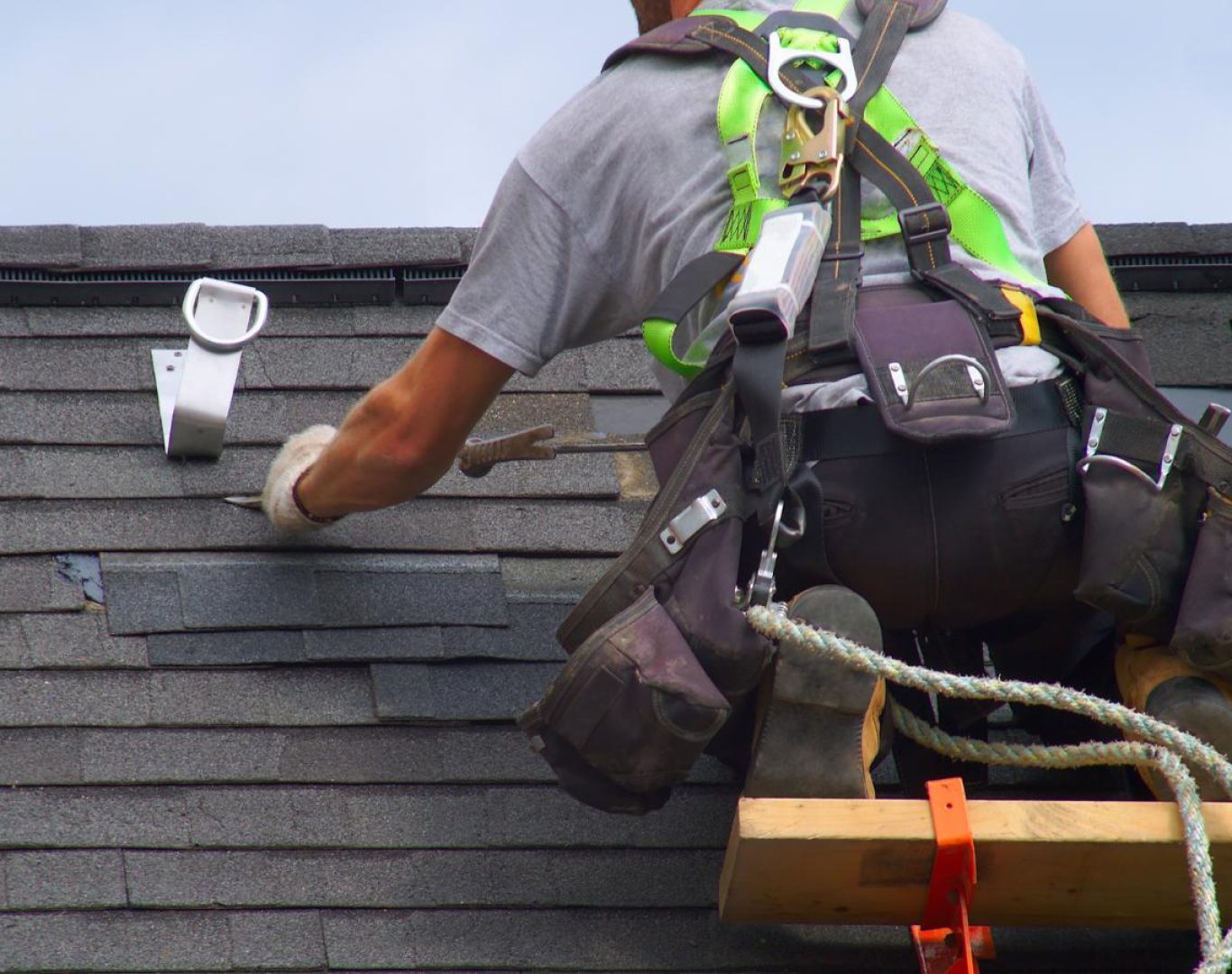 Professional roof repair in Woodway, TX fixing leaks and storm-related damage