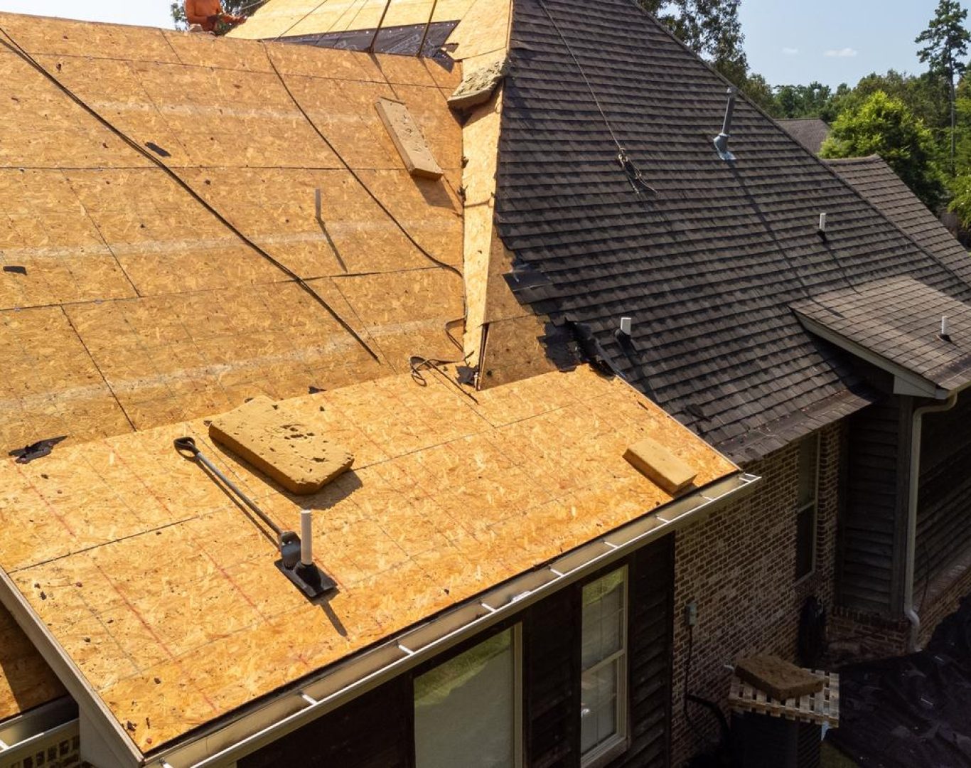 Reliable roofing company in Laguna Park, TX offering professional roof repairs